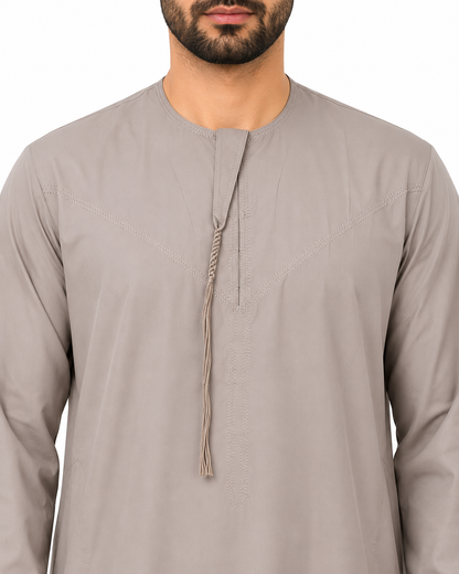 Men's Kandura - Design 2 - Del Rio - neckline and tassel close-up